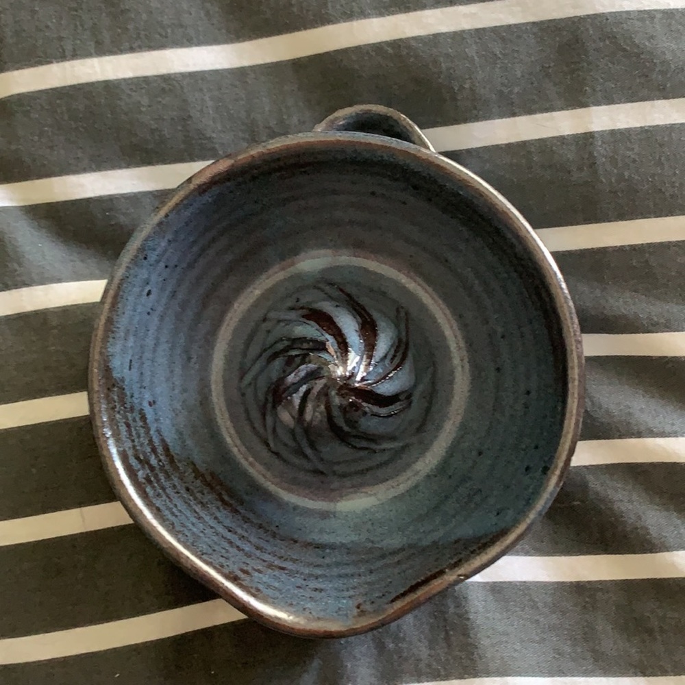 Handmade citrus juicer - Picture 3 of 5